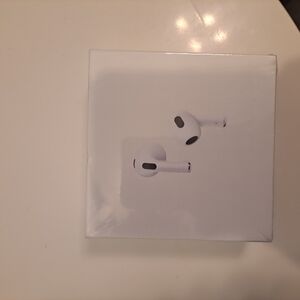 Apple AirPods (3rd Generation)
